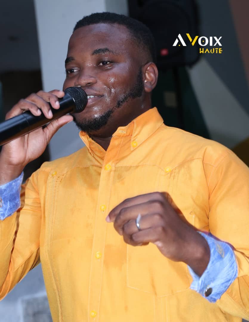 À la rencontre d’Edison Juste : Un chanteur hors pair