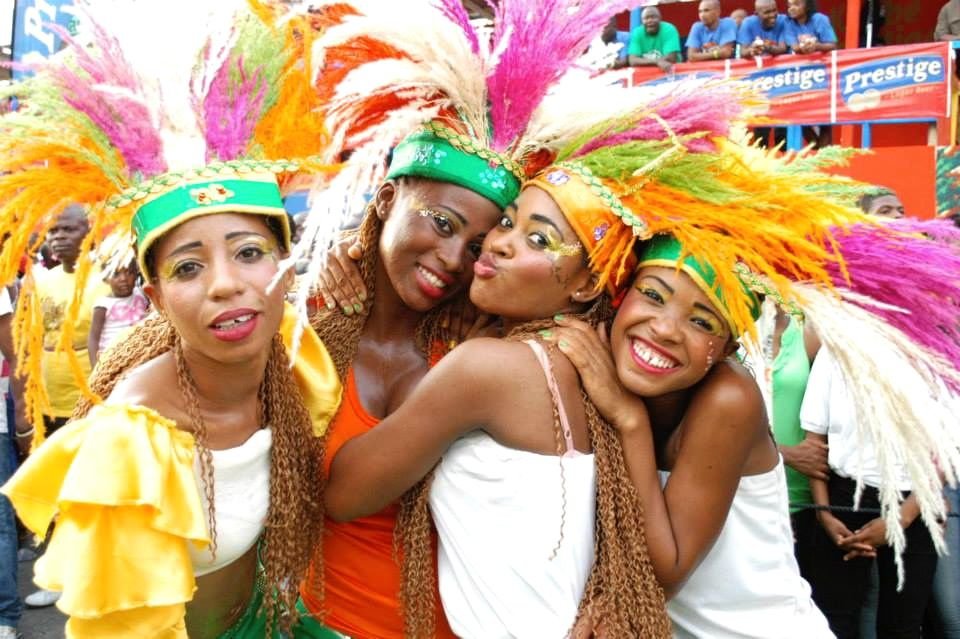 Comment Célèbre-t-on le Carnaval en Haïti ? Une Explosion de Couleurs et de Culture