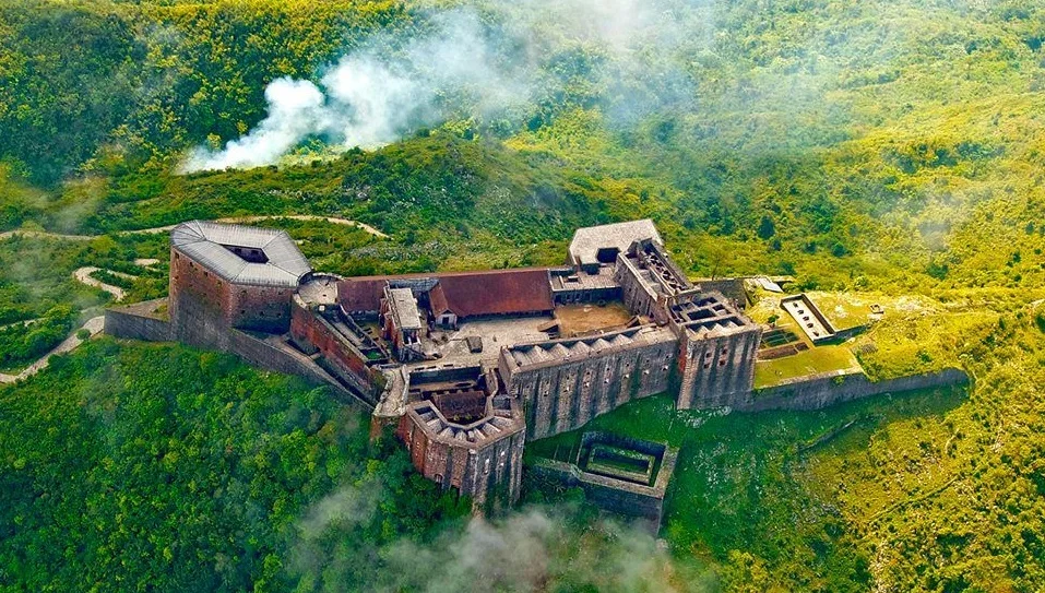 Haïti : Histoire et Géographie Haïti : Histoire et Géographie