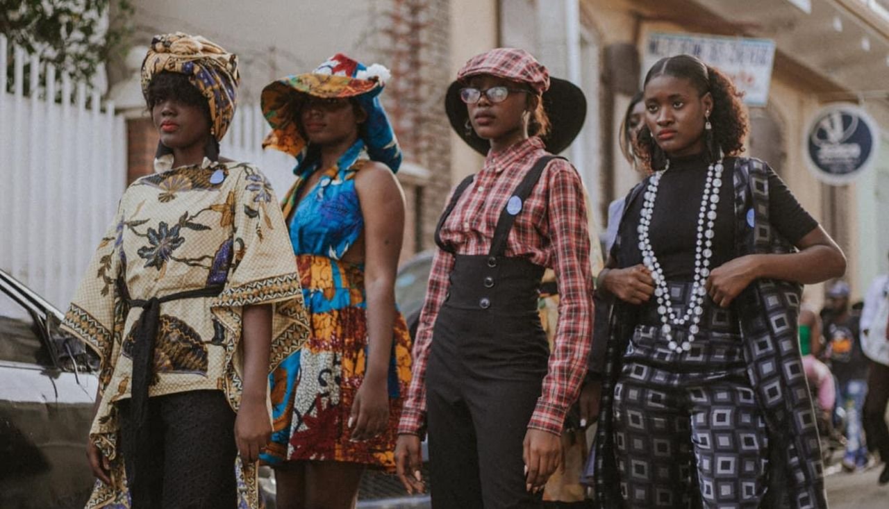 Les années 50 défilent à Cap-Haïtien pour un anniversaire historique Les années 50 défilent à Cap-Haïtien pour un anniversaire historique