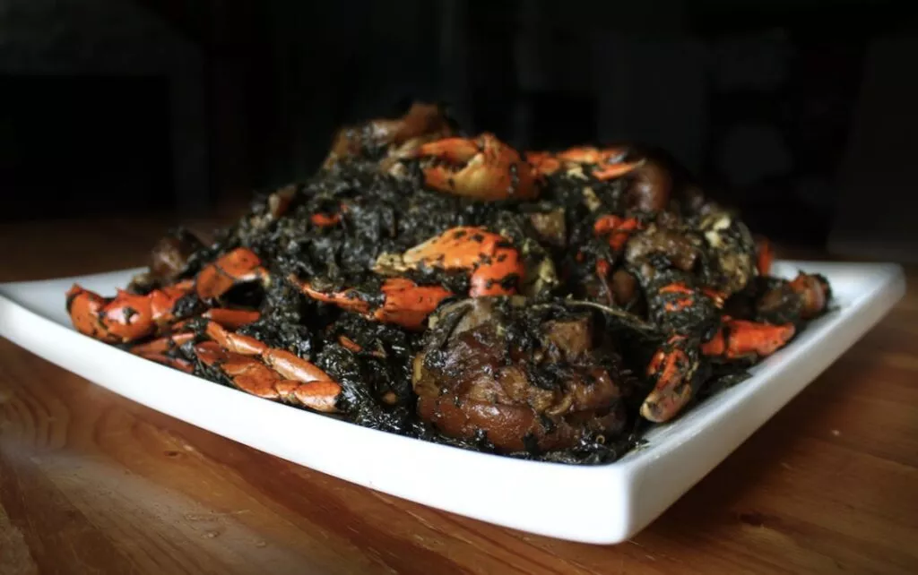 Recette du lalo haïtien : un plat traditionnel savoureux à base de feuilles de lalo, porc et crabe
